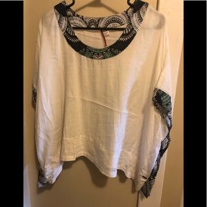 Boho O’Neill top. Size large. Linen material.